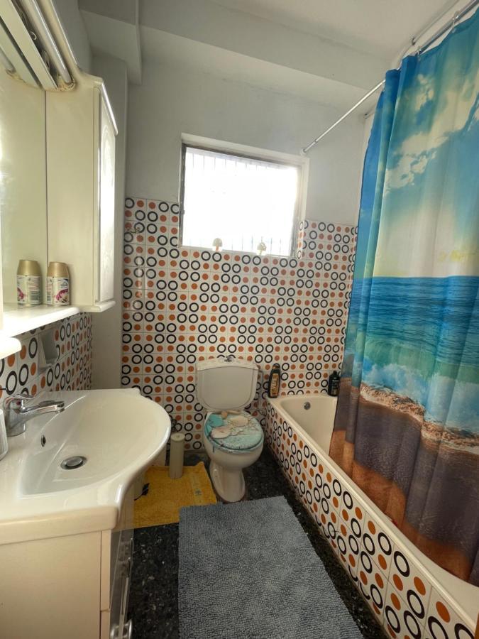Spacious Apartment With Balconies, Ac, King Bed, Near Dt And Transports Athènes Extérieur photo
